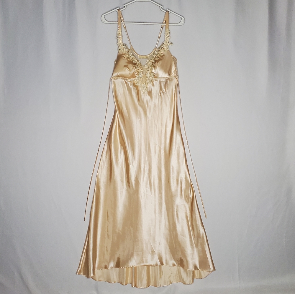 Flora Nikrooz Blush Satin Nightgown Belt Robe Set Womens L/XL‎ Lace Padded Maxi